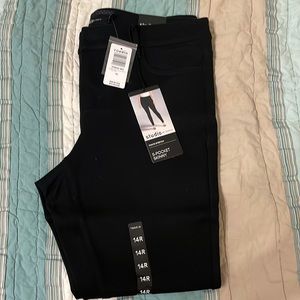 Torrid 5-Pocket Skinny Pointe Stretch Pants NWT 14R